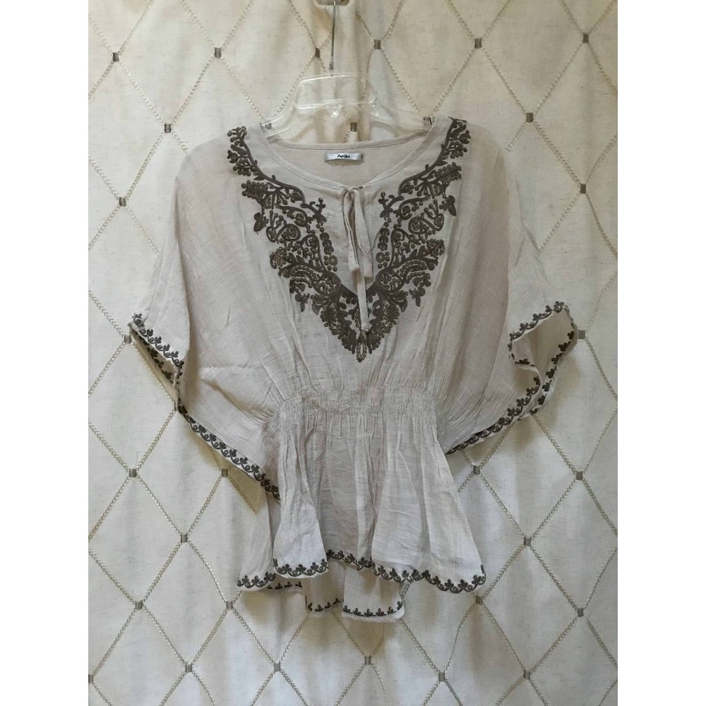 Embroidered Ivory Caftan Kaftan Shirt Top Size: XS